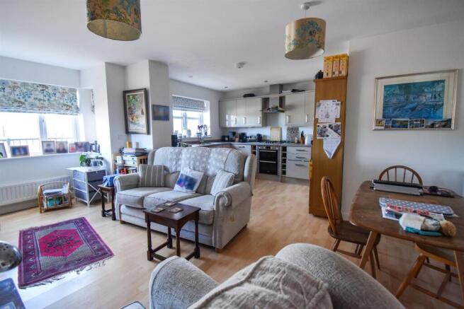 Lounge Kitchen