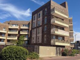 Flat 23, 2 Saddler House, Stour Road, Dagenham RM10 7FX