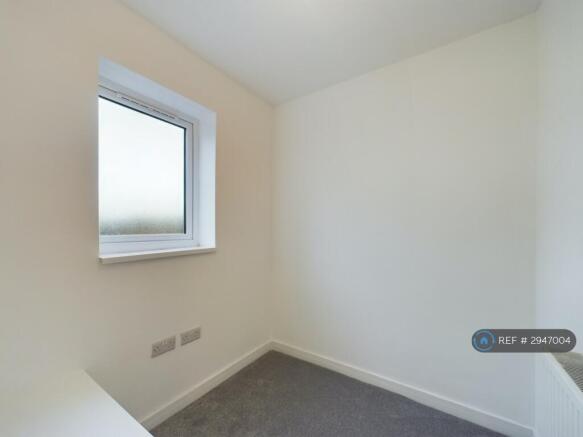 3 bed Semi-Detached to rent Image 6