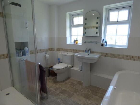 Bathroom.JPG