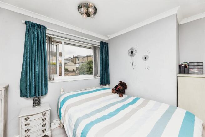 3 bed Semi-Detached for sale Image 11