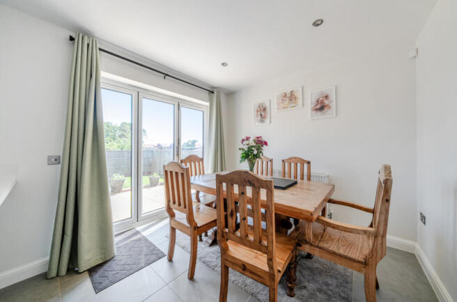 4 bed Detached for sale Image 5
