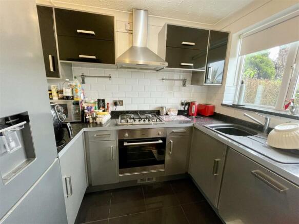 2. kitchen.jpg