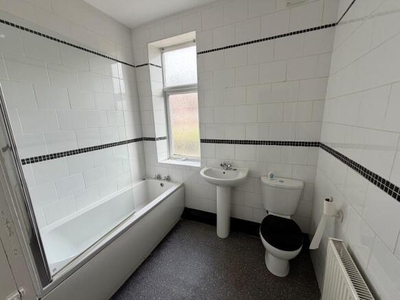 2 bed Terraced to rent Image 10