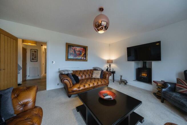 Apt 4 11 Grange Close-009.JPG