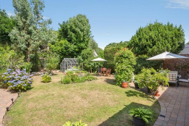 4 bed Detached for sale Image 6