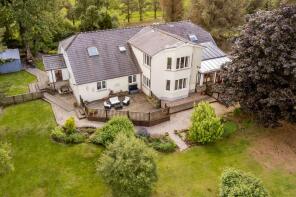 White Moss, Bogsbank Road, West Linton EH46 7BS