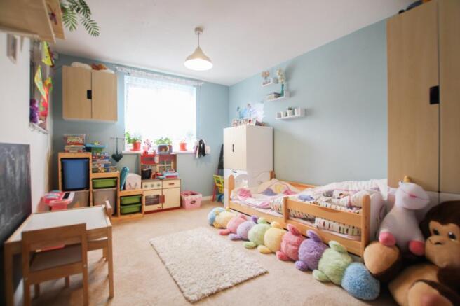 bedroom1.JPG