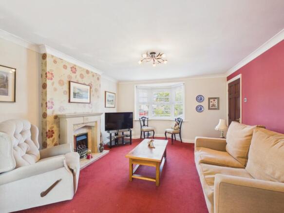 4 bed Detached for sale Image 11