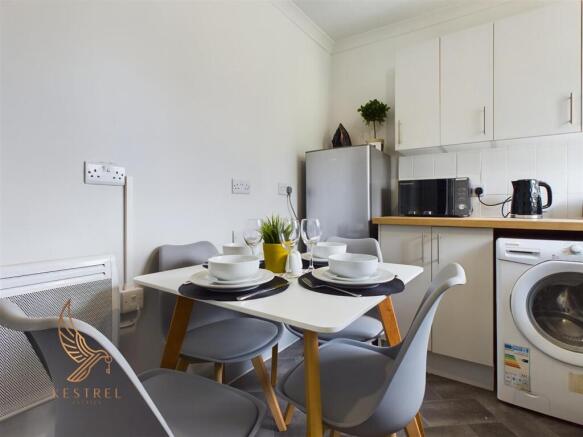 3 bed Terraced for sale Image 11