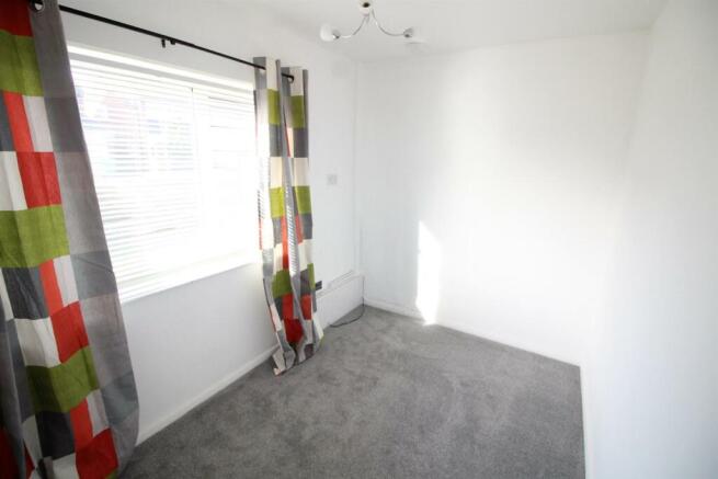 12 Brafferton Dr-Bed2.JPG