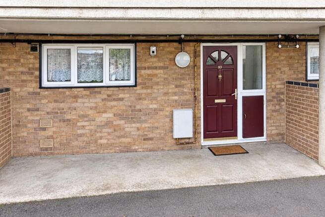 2 Bed Flat in Woking