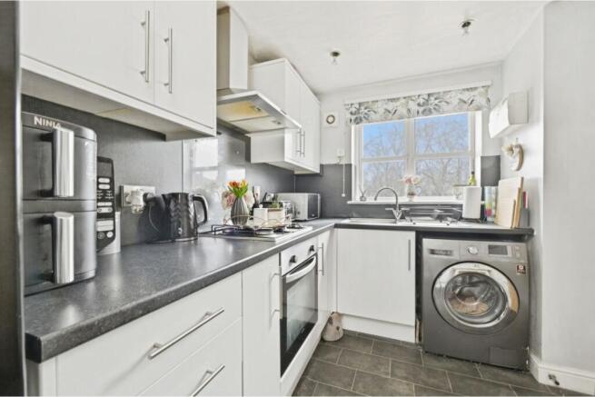3 bed Terraced for sale Image 3