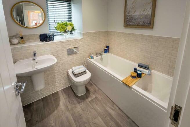 3 bed Semi-Detached for sale Image 7