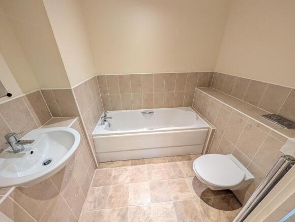 2 bed Apartment for sale Image 9
