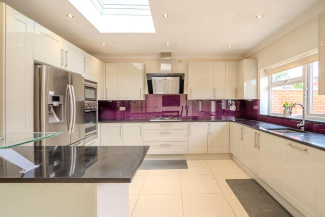 Somerset Waye, Hounslow photo 5