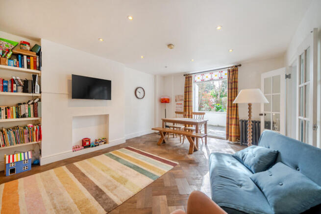 1428728-2-69b7db6...