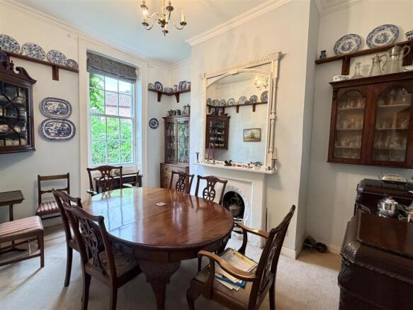 3 bed Semi-Detached for sale Image 4