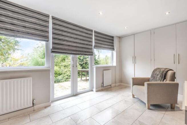 Sitting Room / Bedro