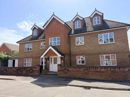 Riverview Gardens, Cobham, KT11
