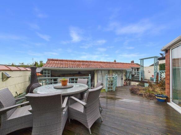 4 bed Semi-Detached for sale Image 12