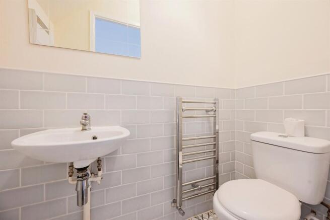 Guest Cloakroom: