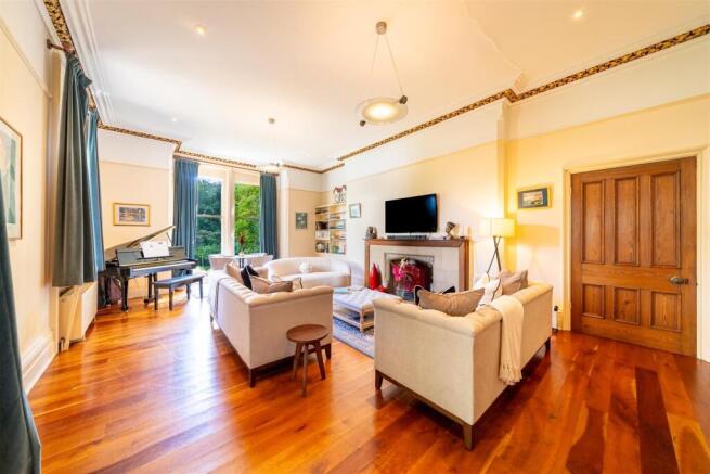 Cavendish Crescent North, The Park photo 4