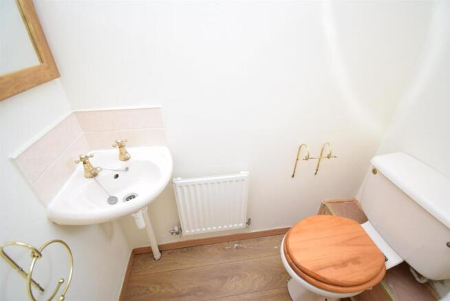2 bed Semi-Detached to rent Image 7
