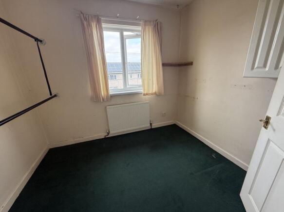Denfield Crescent, Ovenden, Halifax, Calderdale photo 5