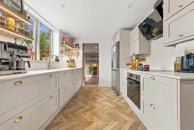 Kitchen 3.jpg
