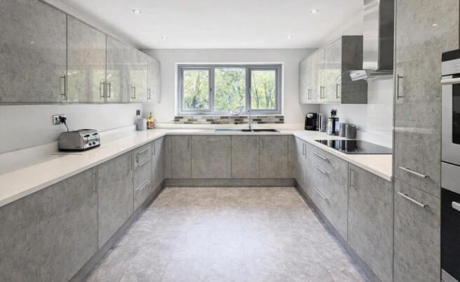 kitchen .jpg