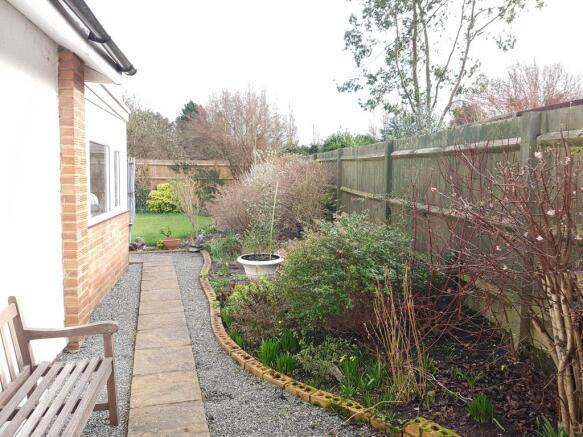 Side to garden