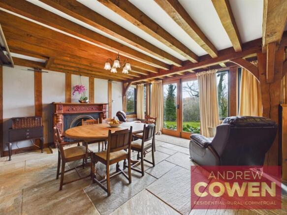 4 bed Detached for sale Image 11
