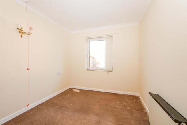 1 bed Retirement Property to rent Image 6