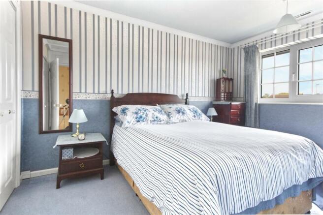 bed 1.jpg