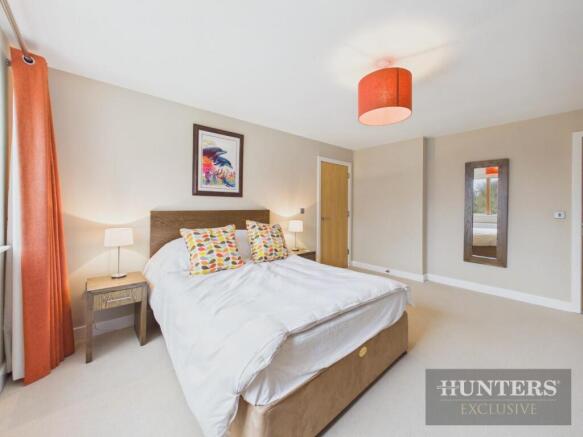 3 bed Apartment for sale Image 11