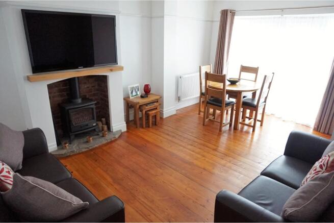 Lounge/Dining Room