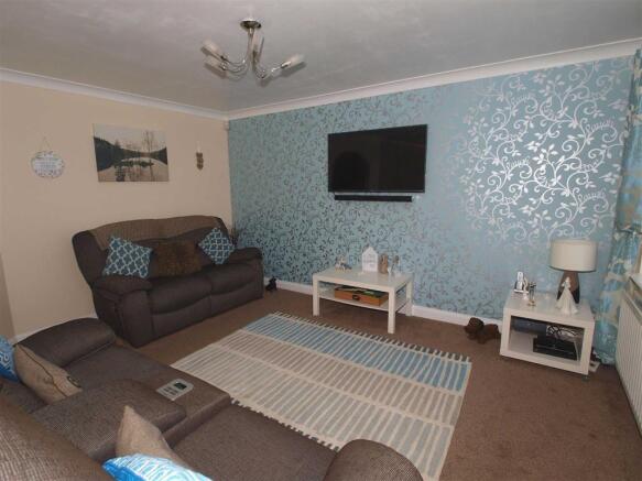 Lounge Cont'd..