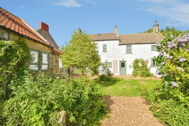 7 bed Link Detached House for sale Image 7