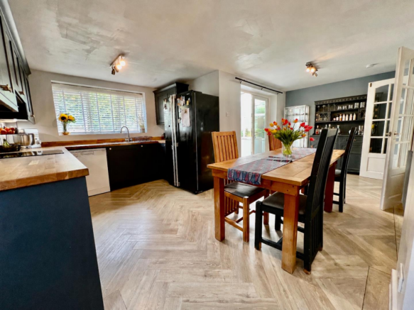 Kitchen/Dining Room