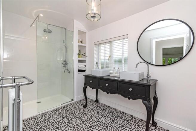 Master Ensuite