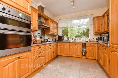 Chaffers Mead, Ashtead, Surrey