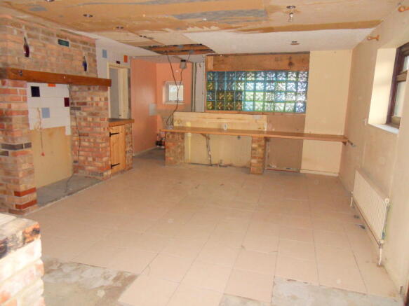 ROOM 1