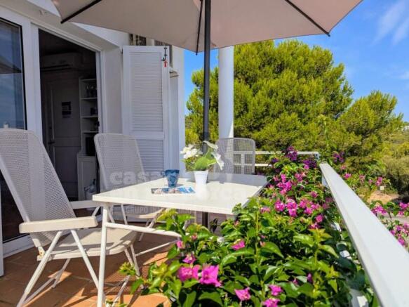 Licensed flat with pool in Addaia