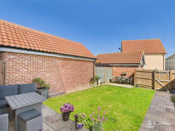 Garden- Mark Stephens EweMove Newmarket and Soham 