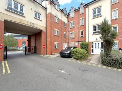 Turberville Place, Off Ansells Way, Central Warwick (Nr Sainburys & Race Course)