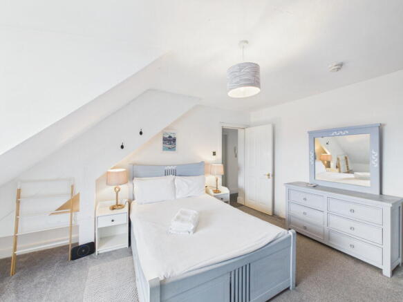 2 bed Flat for sale Image 7