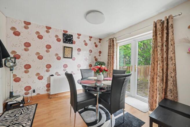 5 bed Semi-Detached for sale Image 10