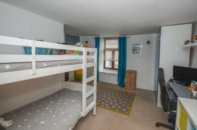 Bedroom 2 pic 2.jpg