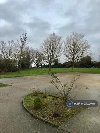 Communal Gardens & Private Parking